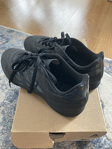 Adidas laste jalgpalli puutsad s 36,5 (3 foto / 4)