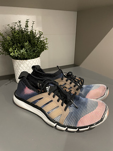 Adidas tossud s.39 (4 фото из 4)