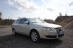 Volkswagen Passat CNG (5 foto / 10)