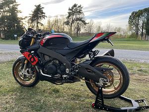 Aprilia Tuono V4 1100RR (2 foto / 10)