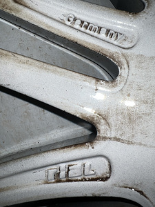 225/45 R17 (10 фото из 10)