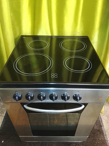 Керамическая плита Electrolux, гарантия (2 фото из 2)
