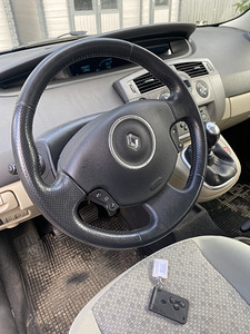 Renault Grand Scenic 1.6 82kw (6 foto / 14)