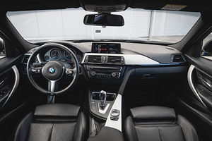 BMW 320 M-Pakett X-Drive (6 foto / 9)
