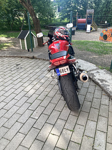 Yamaha yzf R6 2004a. (5 foto / 8)