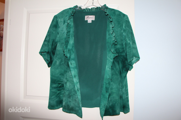Женский летний костюм юбка-блузка зеленого цвета размер 20 (фото #3)