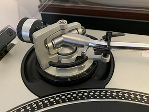 Legendaarne TECHNICS SL-1200MK2 (7 foto / 10)