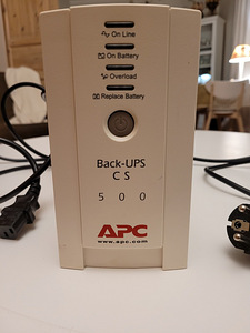 UPS APC BackUPS CS 500VA BK500EI (1 foto / 5)