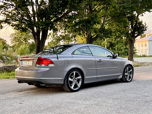Volvo C70 2.4 D5 132kw Summum (6 foto / 12)