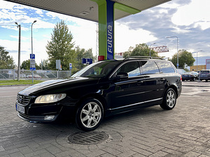 Volvo V70 2.0 T5 180kw ATM 2015 (1 foto / 7)