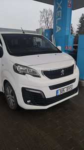 Peugeot Traveller 2017 (2 foto / 2)