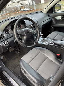 Mercedes-Benz C320CDI 4Matic Avantgarde (7 foto / 8)