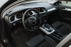 Audi A4 Avant 2.0TDI 105KW 2010 (8 foto / 12)