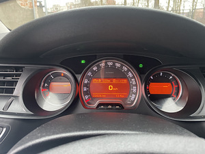 Citroen C5 (11 фото из 14)