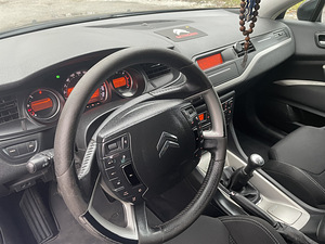 Citroen C5 (14 фото из 14)