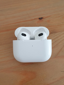 Apple Airpods 3 juhtmevaba kõrvaklapid (3 foto / 3)