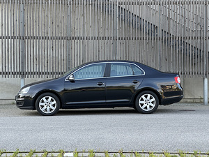 Volkswagen Jetta 2007, 1.9 77kw diisel, esivedu, 264k LS, ÜV (3 foto / 15)