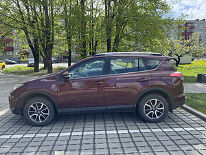 Toyota RAV4 Luxury (2 foto / 7)