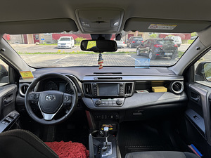 Toyota RAV4 Luxury (6 foto / 7)