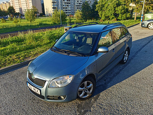 Skoda Fabia Combi (1 foto / 11)