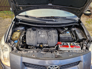 Toyota Auris 1.4 d4d (8 foto / 9)