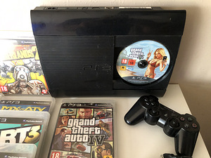 Продается Playstation 3 + контроллер + 23 игры. GTA 5 (2 фото из 4)