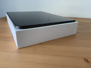 Uueväärne! Apple iPad Pro 2020 12.9 1TB Wi-Fi + Cellular (5 foto / 9)