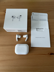 Apple AirPods Pro With Wireless Charging Case (1 foto / 9)