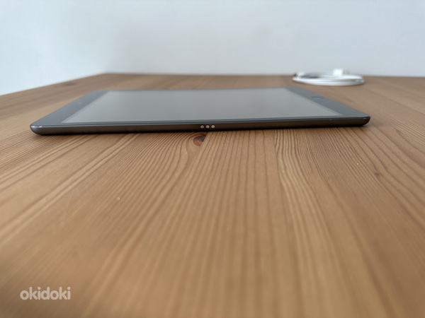 Apple iPad 10.2 (2020) 32 ГБ (фото #3)
