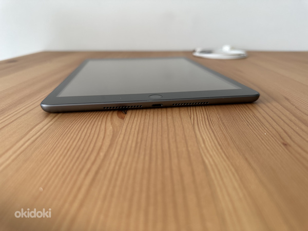 Apple iPad 10.2 (2020) 32 ГБ (фото #4)