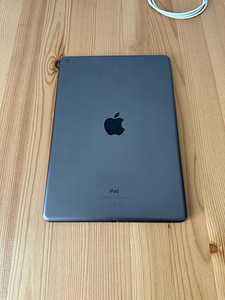 Apple iPad 10.2 8.Gen ( 2020 ) 32GB (7 foto / 8)