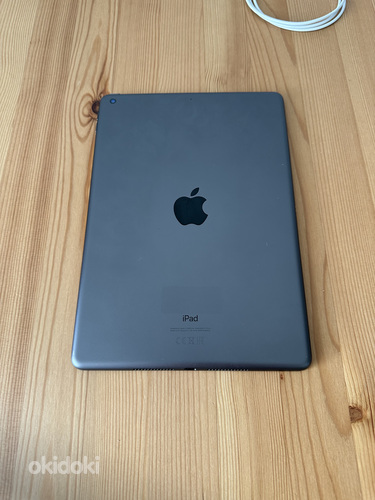 Apple iPad 10.2 (2020) 32 ГБ (фото #7)