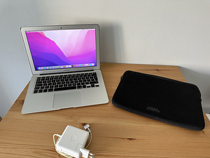 Apple MacBook Air 13" 2017 / i5 1.8GHz / 8GB RAM / 128GB SSD (1 foto / 9)