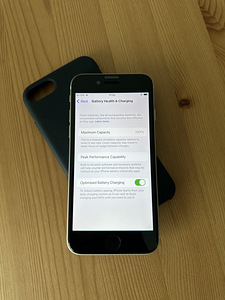 Apple iPhone SE 2022 64GB (3. põlvkond), Uueväärne! (9 foto / 9)
