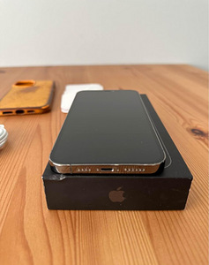 Apple iPhone 12 Pro Max 256GB (2 foto / 9)