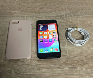 Apple iPhone SE (2020) 64GB (1 foto / 8)