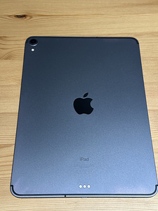 Apple iPad Pro 11 64GB 2018 Wi-Fi + Cellular - Space Gray (7 foto / 8)