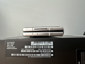 Samsung Galaxy Z Fold3 5G 256GB Phantom Silver - Uueväärne! (6 foto / 9)