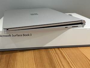 Microsoft Surface Book 3 13.5 (2000 x 3000), i7,16GB GTX1650 (6 foto / 10)