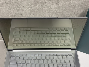 Lenovo Yoga Slim 7, Ryzen 7840S, 3K 90Hz OLED, 1TB SSD,16GB (2 foto / 9)
