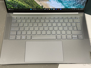 Lenovo Yoga Slim 7, Ryzen 7840S, 3K 90Hz OLED, 1TB SSD,16GB (3 foto / 9)