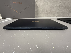 Asus ZenBook 14, i5, GeForce MX250, SSD, ScreenPad 2.0 (5 foto / 10)