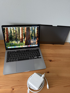 Apple MacBook Pro 13 2020/ M1 /16GB RAM / 256GB SSD (1 foto / 10)