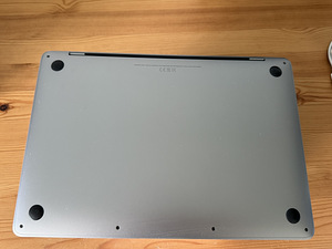 Apple MacBook Pro 13 2020/ M1 /16GB RAM / 256GB SSD (9 foto / 10)