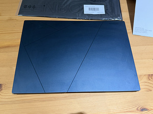 ASUS ZenBook 14 OLED / Ultra 9 185H / 32GB 7467MHz / 1TB SSD (7 foto / 10)