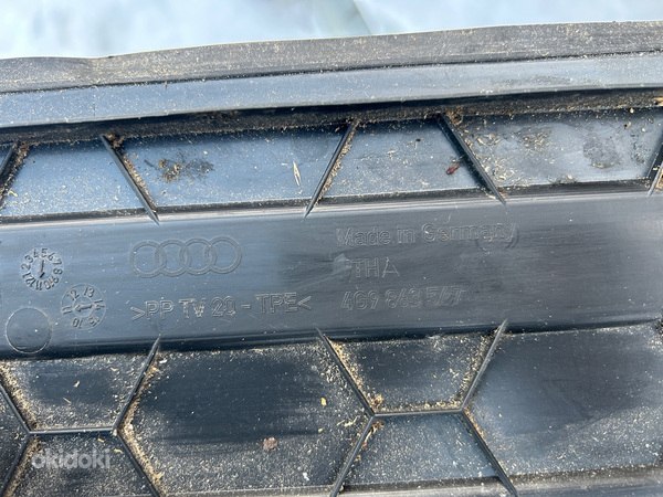 Audi A6 запасное колесо/крышка пола пластиковая (фото #2)