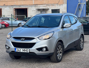 HYUNDAI IX35 (2 foto / 6)