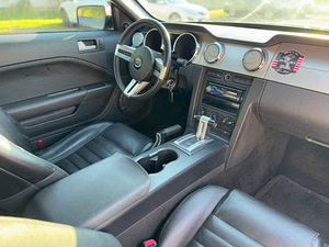 FORD MUSTANG (5 foto / 8)