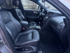 INFINITI FX37 (6 foto / 9)
