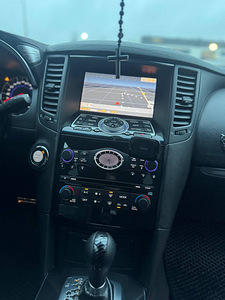 INFINITI FX37 (9 foto / 13)
